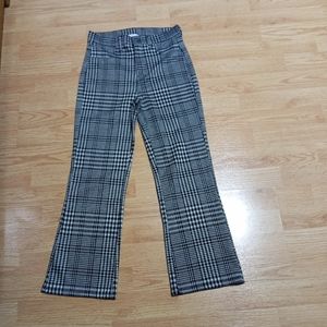 American Eagle cropped pants. Black plaid pattern. Size 0 short. EUC.
